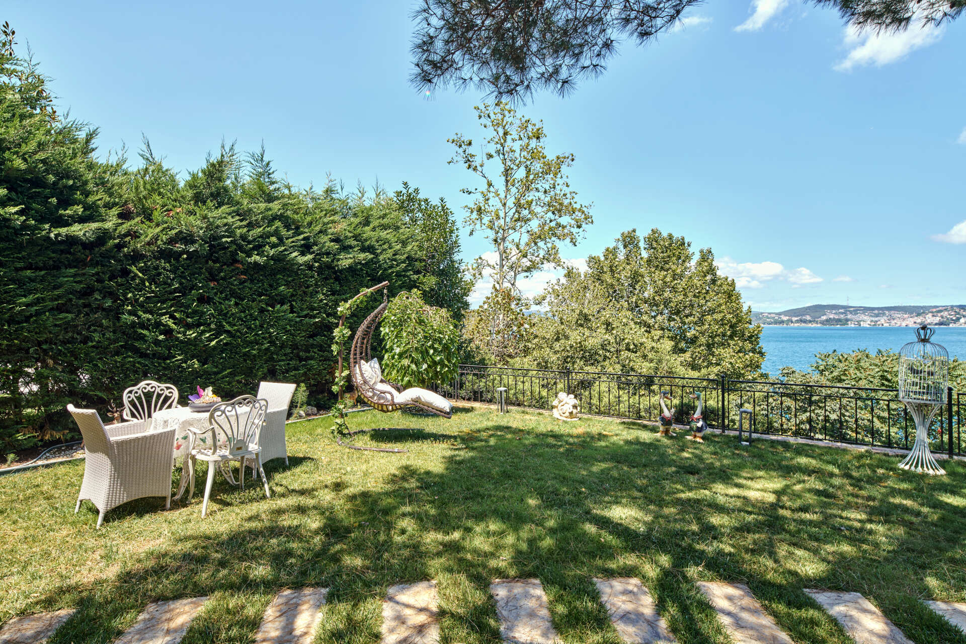 garden_to_the_bosphorus_1