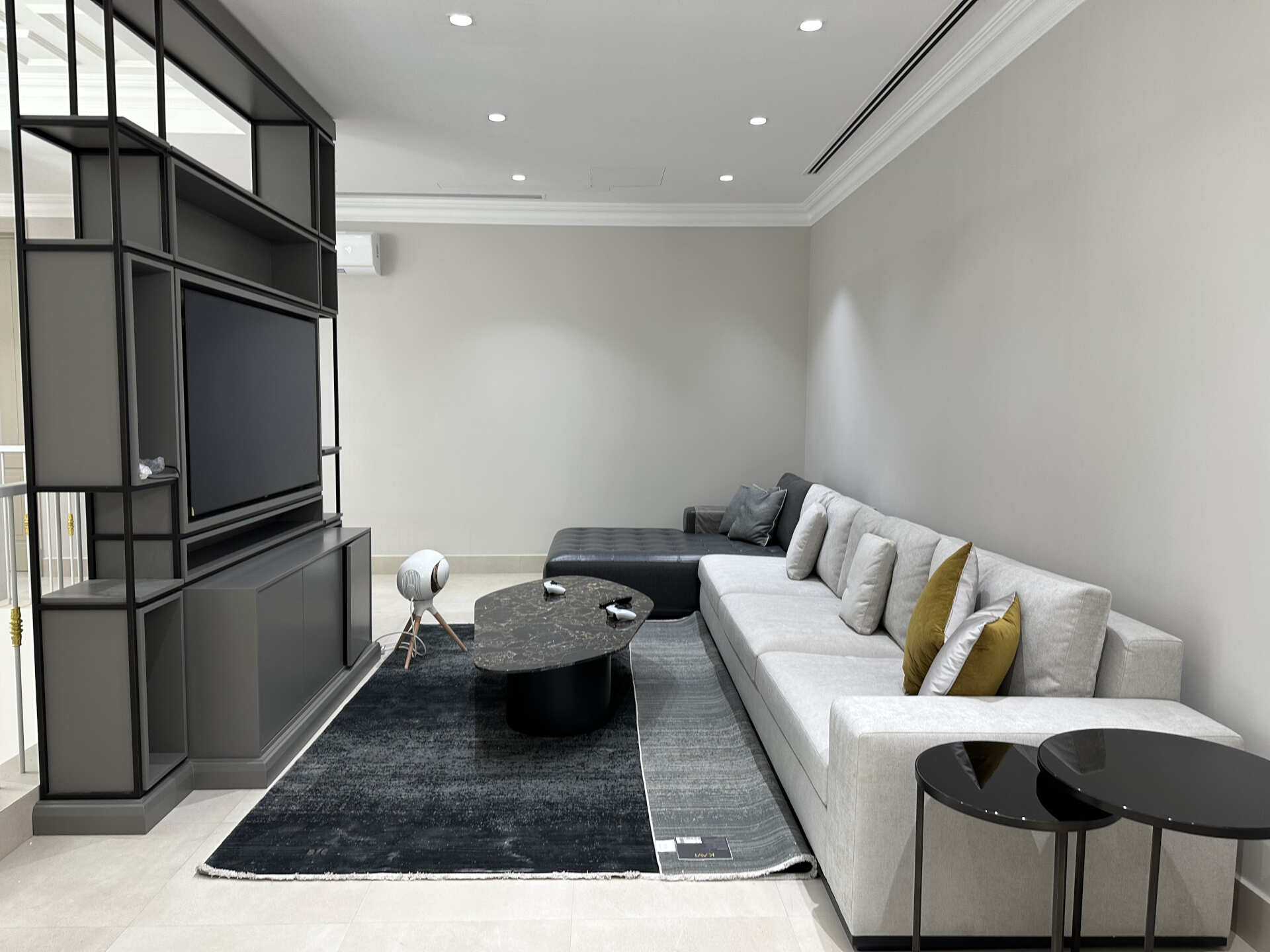 quiet-modern-elegance-11