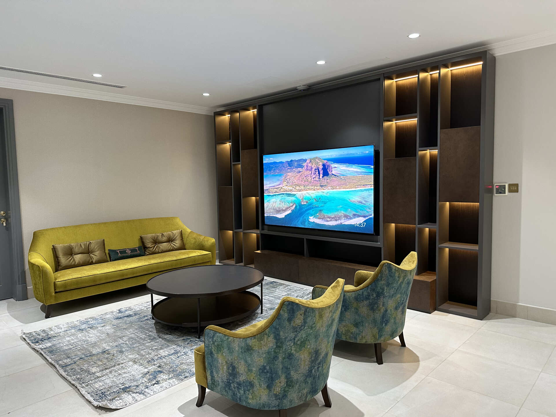 quiet-modern-elegance-8